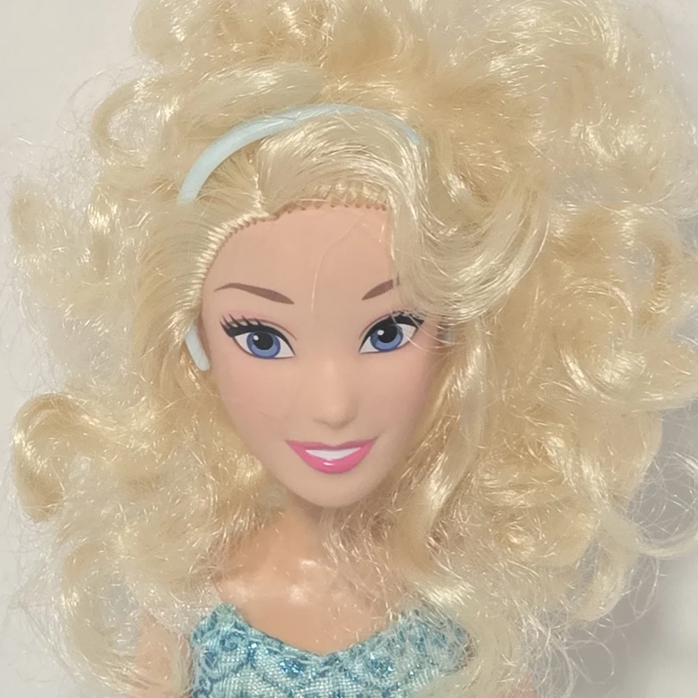 Hasbro Disney Princess Royal Shimmer Series Cinderella 11" Doll #B5288 72561 - Picture 4 of 15